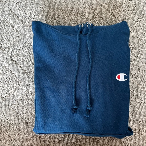 Blue Champion reverse weave men’s hoodie -like new - Picture 2 of 6